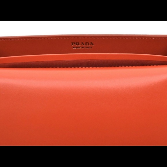 Prada Crossbody Chain Wallet Red Leather New. - Picture 7 of 7